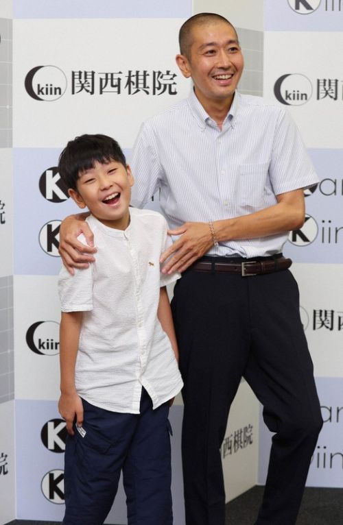 reo fujita chụp cùng cha Haruhiko reo fujita chụp cùng cha Haruhiko